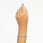 Dextera bangle, Magnetic closure, White, 18K gold finish - Image 2
