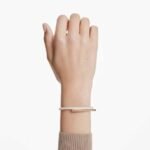 Dextera bangle, Magnetic closure, White, 18K rose gold finish - Image 2
