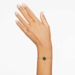 Idyllia bracelet, Mixed cuts, Clover, Green, 18K gold finish - Image 2