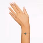 Idyllia bracelet Mixed cuts, Clover, Green, 18K gold finish - Image 6