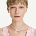 Idyllia choker, Crystal pearl, Mixed cuts, Bee, White, 18K gold finish - Image 2