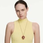 Idyllia pendant, Mixed cuts, Strawberry, Red, 18K gold finish - Image 2