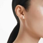 Matrix stud earrings, Crystal pearl, Round cut, White, Rhodium plated - Image 2
