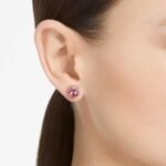 Bella V stud earrings Round cut, Pavé, Pink, 18K rose gold finish - Image 2
