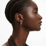 Sommerset hoop earrings Small, White, 18K gold finish - Image 2