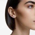 Stilla stud earrings Round cut, White, Rhodium plated - Image 4
